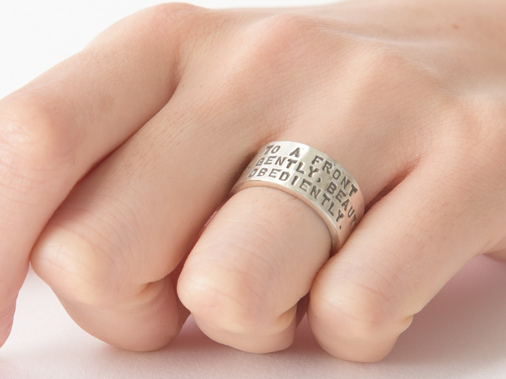 あなたの言葉が刻印できるシルバーリングNR0021S