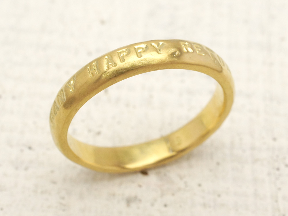 メッセージリングのデザインはあなたの「言葉」なんです。